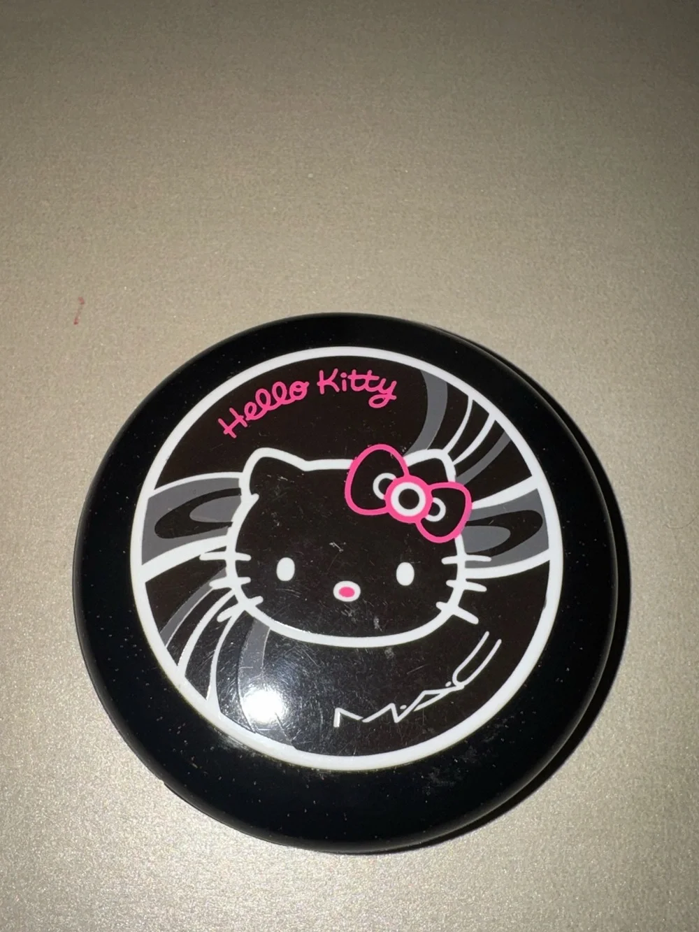MAC Tahitian Sand Beauty Powder-Hello Kitty